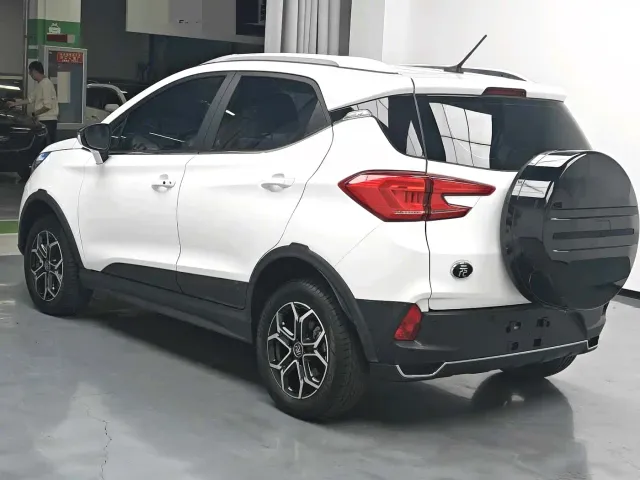 BYD Yuan Pro — Фото автомобиля 10