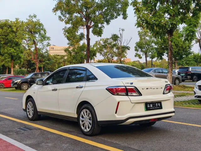 Venucia D60 EV — Фото автомобиля 6