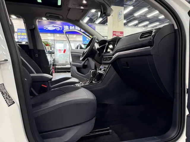 Volkswagen Tharu — Фото автомобиля 6