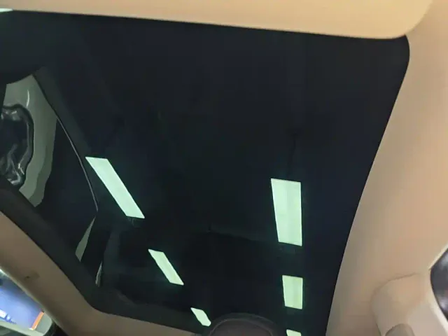 Tesla Model Y — Фото автомобиля 17