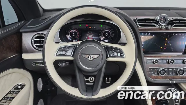 Bentley Bentayga Bentayga 4.0 V8 EWB Azure — Фото автомобиля 14