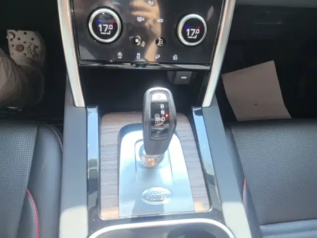 Land Rover Discovery Sport — Фото автомобиля 13