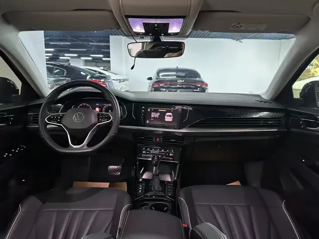 Volkswagen Passat — Фото автомобиля 4