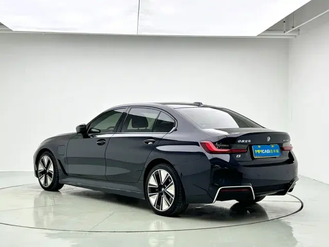 BMW i3 — Фото автомобиля 4