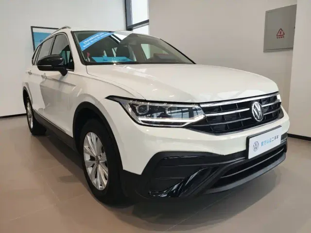 Volkswagen Tiguan L — Фото автомобиля 3