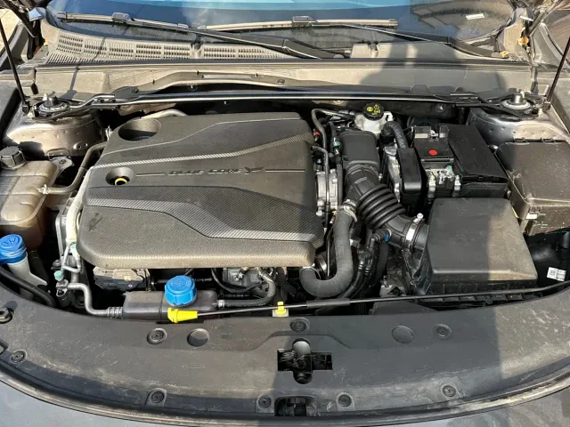 Changan Changan UNI-V 2022 1.5T Premium Model — Фото автомобиля 11