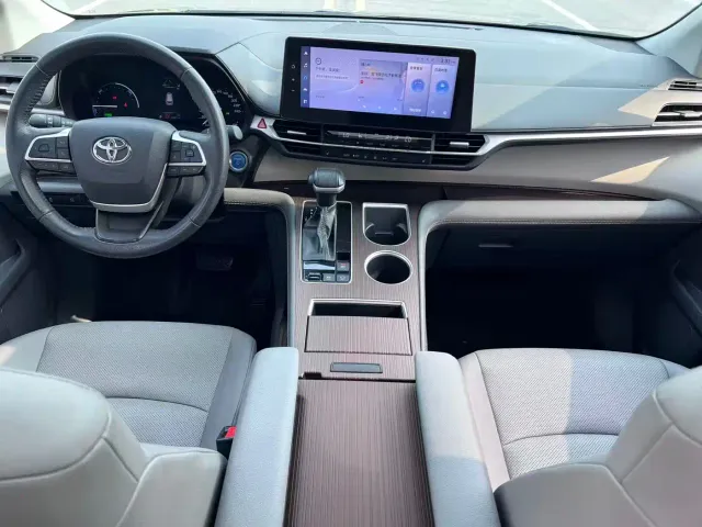 Toyota Granvia — Фото автомобиля 7