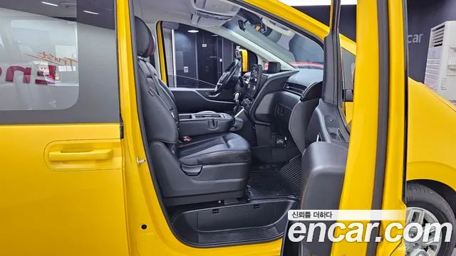 Hyundai Staria Staria L3.5 Школьный автобус — Фото автомобиля 11