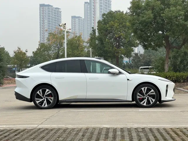 Nio ET5 — Фото автомобиля 7