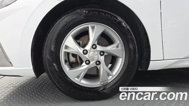 Hyundai AVANTE Avante (CN7) — Фото автомобиля 21