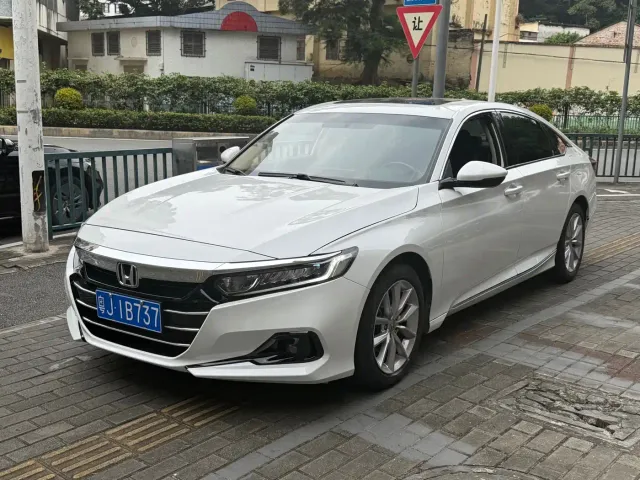 Фотография автомобиля — Honda Accord