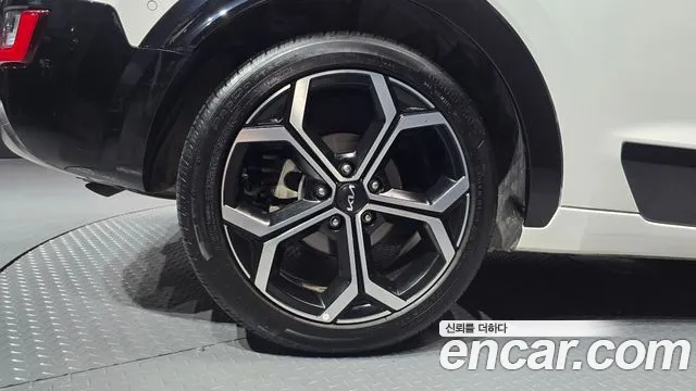 Kia Niro The All New Niro Signature — Фото автомобиля 5