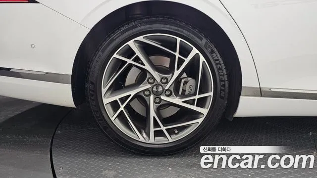 Genesis G90 Бензин 3.5 турбо AWD — Фото автомобиля 3