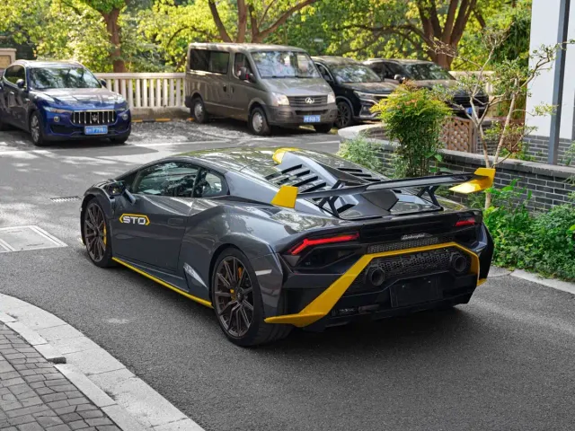 Lamborghini Huracan — Фото автомобиля 6