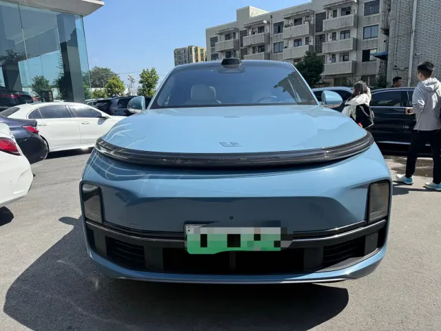 Li Auto L9 — Фото автомобиля 2