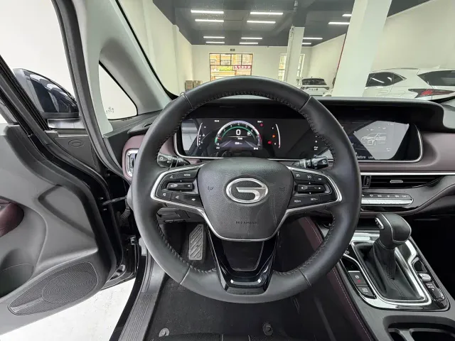 GAC Trumpchi M6 — Фото автомобиля 10