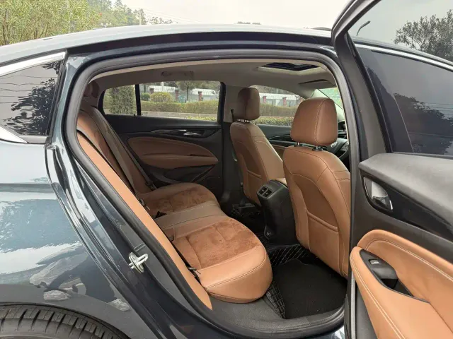 Buick Regal — Фото автомобиля 9