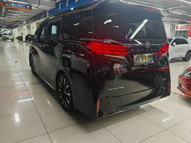Toyota Alphard — Фото автомобиля 5