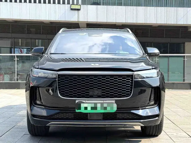 Li Auto ONE — Фото автомобиля 2