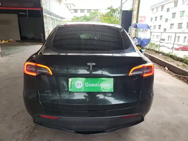 Tesla Model Y — Фото автомобиля 5