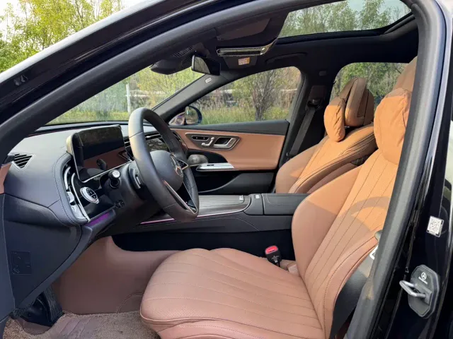 Mercedes-Benz E-Class — Фото автомобиля 4
