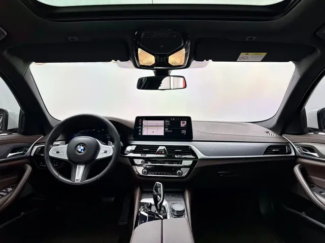 BMW 5 Series — Фото автомобиля 6