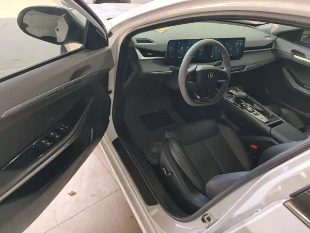 Changan Raeton Plus — Фото автомобиля 15