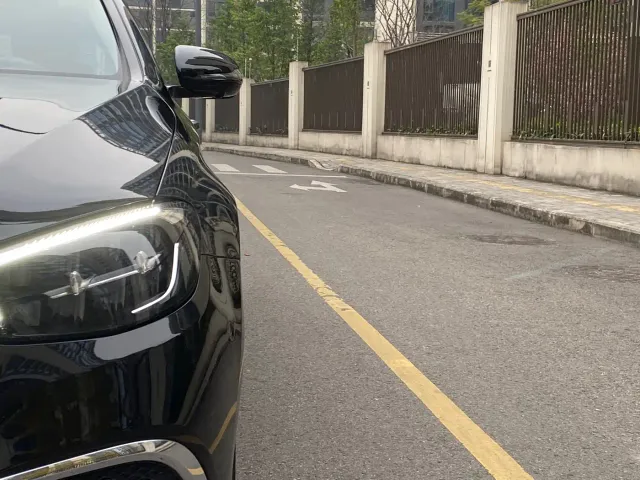 Mercedes-Benz E-Class — Фото автомобиля 5