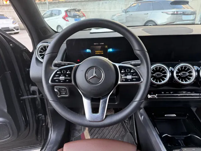 Mercedes-Benz GLB-Class — Фото автомобиля 25