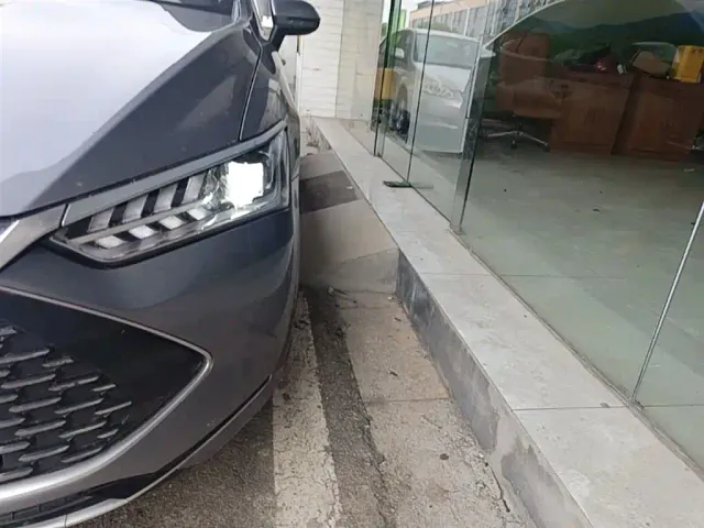 BYD Qin PLUS — Фото автомобиля 23
