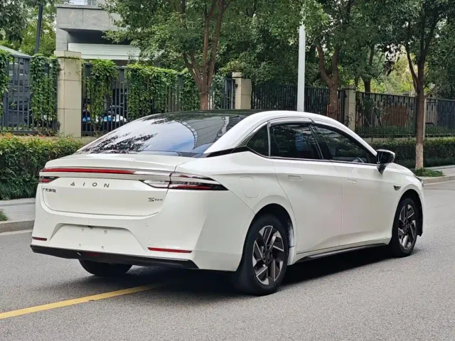 GAC Aion S Plus — Фото автомобиля 5