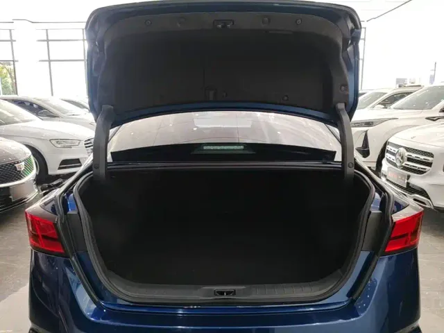 Nissan Teana — Фото автомобиля 18