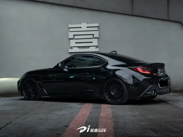 Subaru BRZ — Фото автомобиля 5