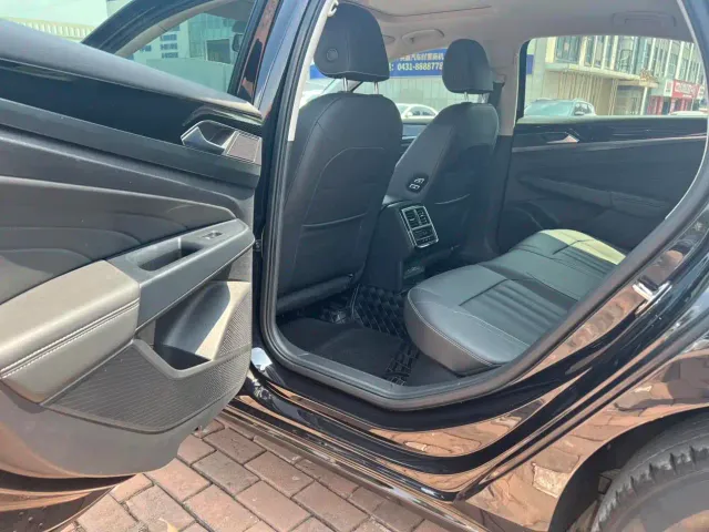 Volkswagen Passat — Фото автомобиля 8