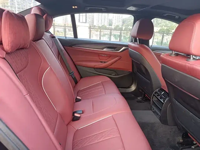BMW 5 Series — Фото автомобиля 7