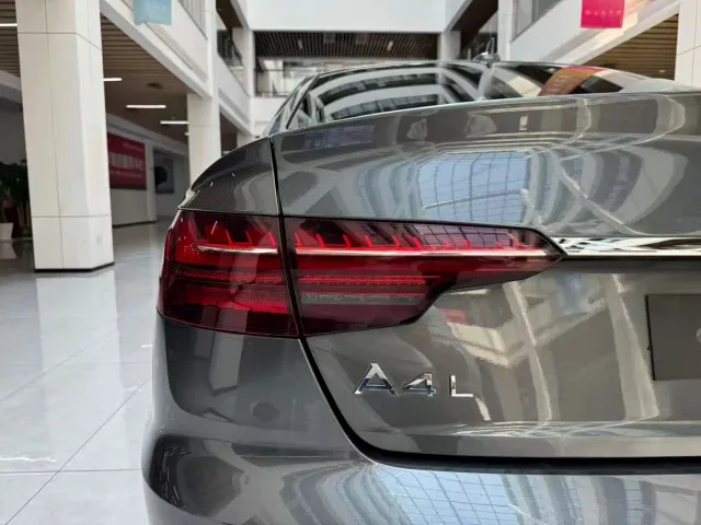 Audi A4L — Фото автомобиля 24