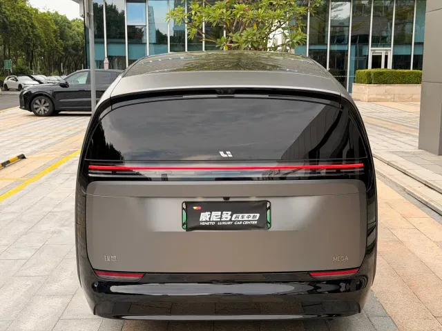 Li Auto MEGA — Фото автомобиля 5