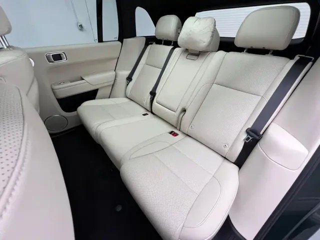 Li Auto L7 — Фото автомобиля 14
