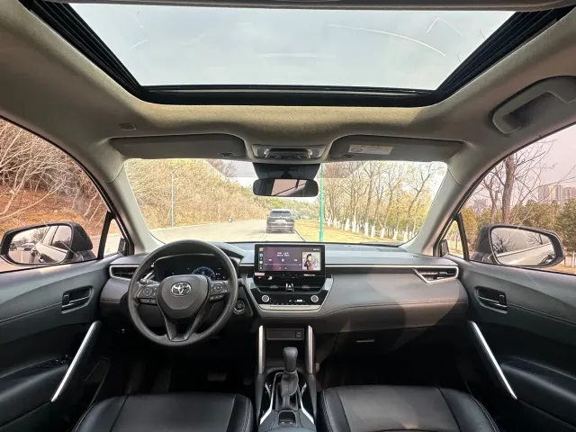 Toyota Corolla Cross — Фото автомобиля 5