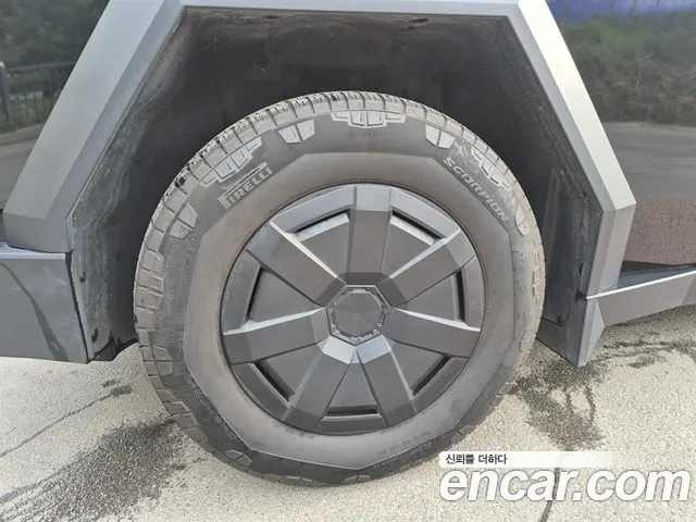 Tesla Cybertruck — Фото автомобиля 8