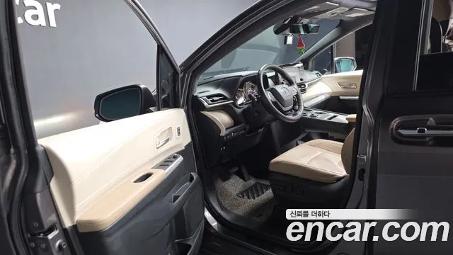 Toyota Sienna — Фото автомобиля 10