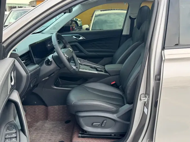 Roewe RX5 — Фото автомобиля 6