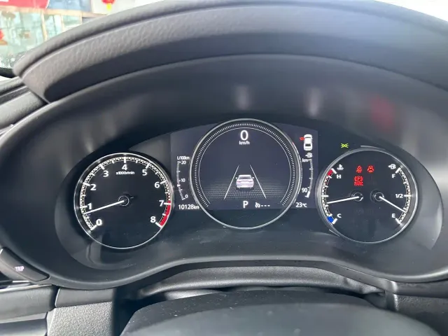Mazda Axela — Фото автомобиля 5