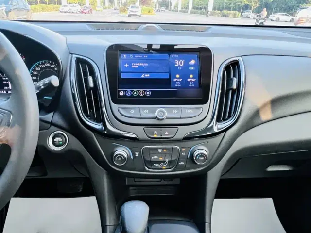 Chevrolet Equinox — Фото автомобиля 9