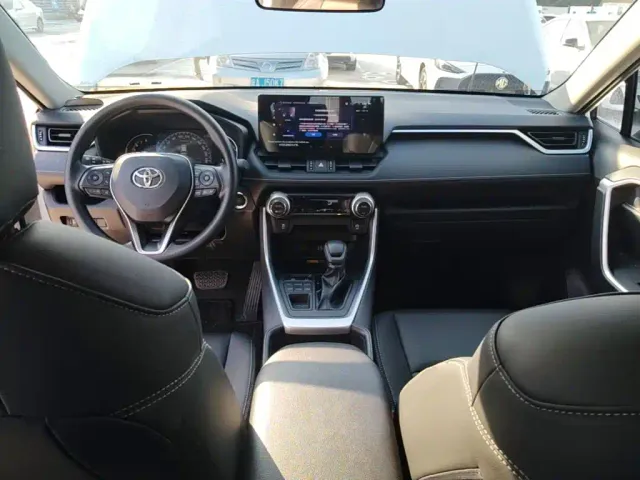 Toyota RAV4 — Фото автомобиля 9