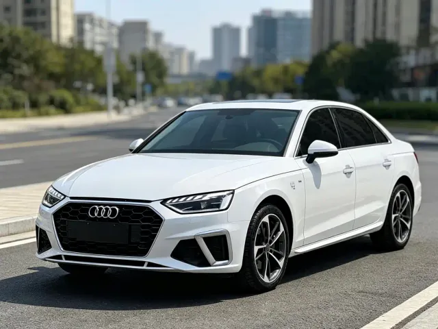 Фотография автомобиля — Audi A4L