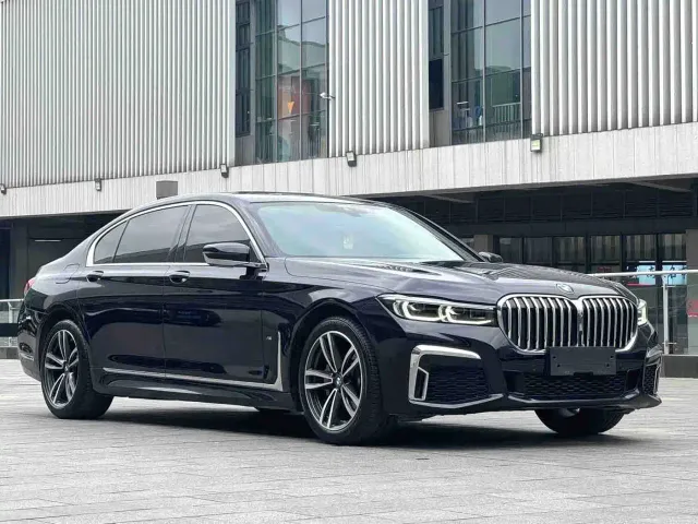 BMW 7 Series — Фото автомобиля 2