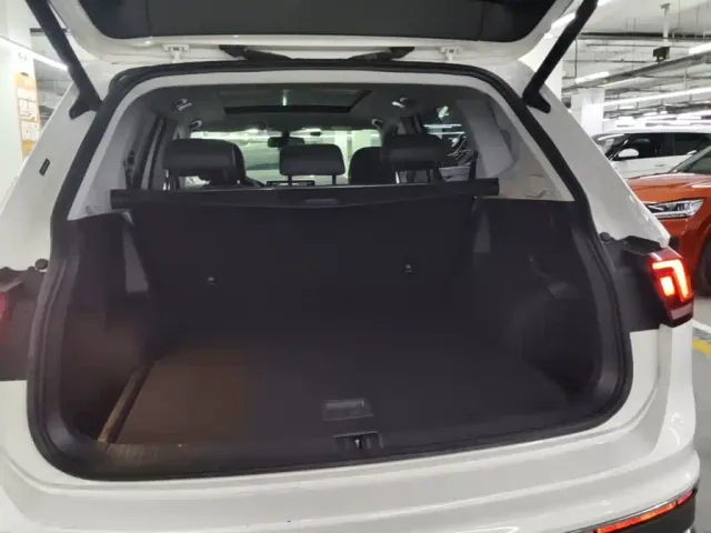 Volkswagen Tiguan L — Фото автомобиля 18