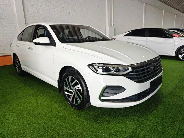 Volkswagen Lavida — Фото автомобиля 3