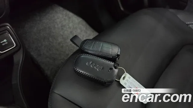 Jeep Renegade — Фото автомобиля 21